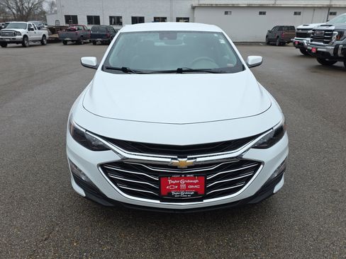 Used 2025 Chevrolet Malibu LT image 3
