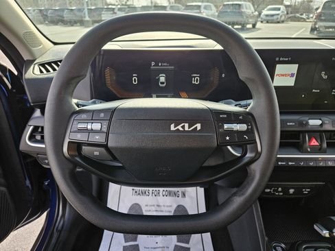 Used 2025 Kia K4 LXS image 24