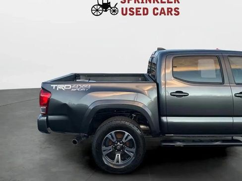 Used 2016 Toyota Tacoma TRD Sport w/ Towing Package image 9