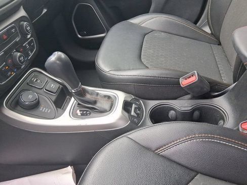 Used 2021 Jeep Compass Latitude w/ Sun and Sound Group AWD/4WD image 15