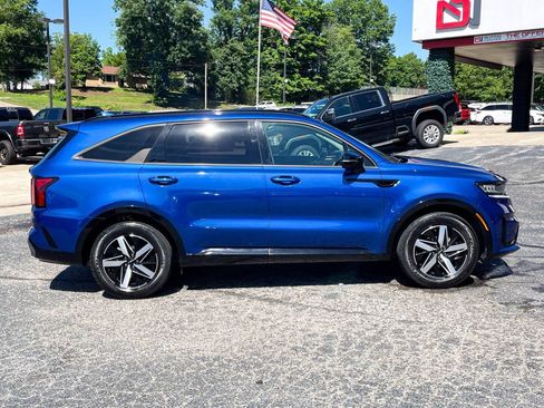 Used 2023 Kia Sorento S w/ Panoramic Sunroof Package FWD image 4