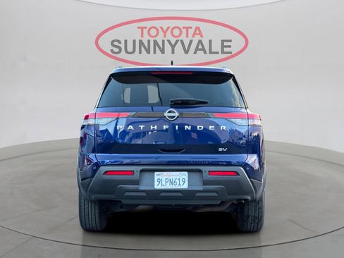 Used 2024 Nissan Pathfinder SV image 8