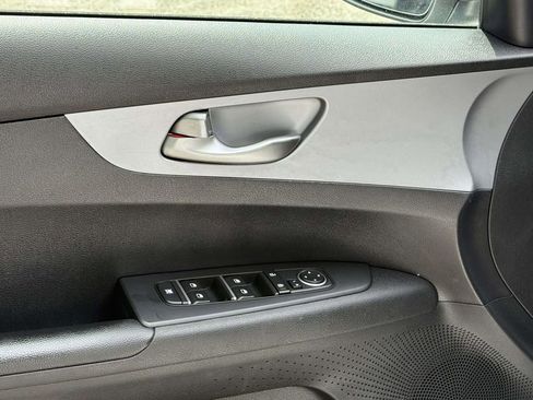 Used 2022 Kia Forte LXS FWD image 22