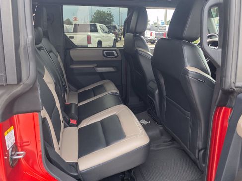 Used 2023 Ford Bronco Wildtrak AWD/4WD image 17