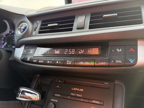 Used 2013 Lexus CT 200h image 23