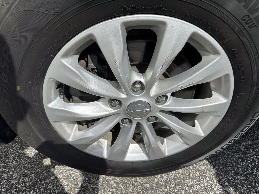 Used 2017 Chrysler Pacifica Touring-L FWD image 49