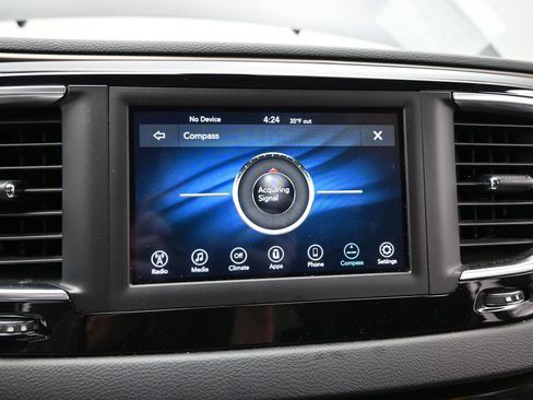 Used 2018 Chrysler Pacifica Touring Plus image 21