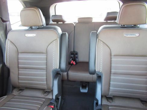 New 2026 GMC Acadia Denali Ultimate FWD image 16
