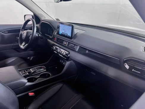 Used 2023 Honda Pilot Touring image 30