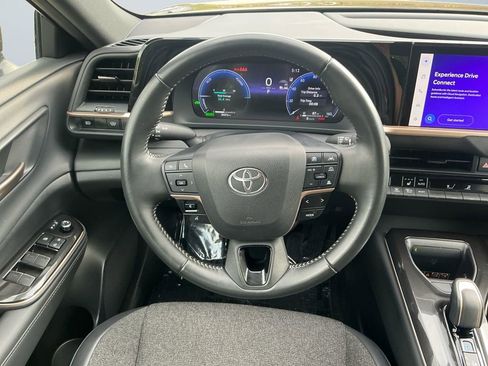 Certified 2024 Toyota Crown AWD/4WD image 14