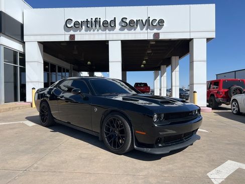 Used 2023 Dodge Challenger SRT Hellcat image 1
