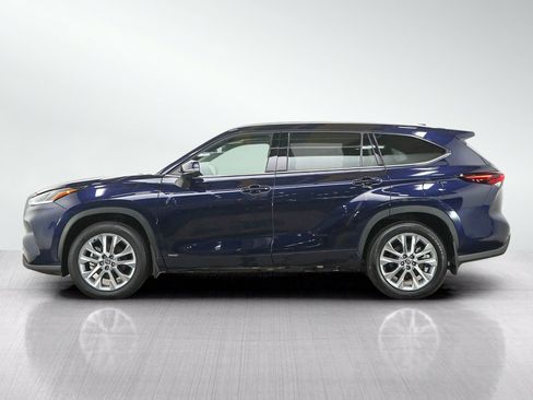 Used 2026 Toyota Highlander Limited AWD/4WD image 2
