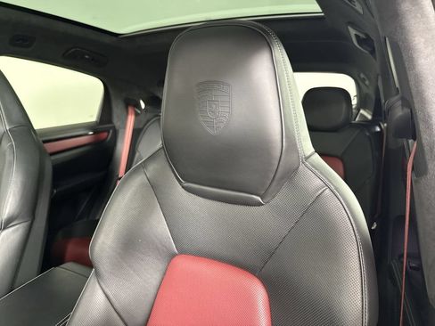 Certified 2023 Porsche Cayenne GTS w/ Premium Package Plus AWD/4WD image 40