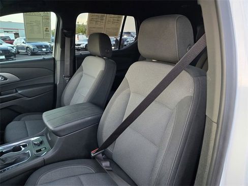 Used 2023 Chevrolet Traverse LT image 15