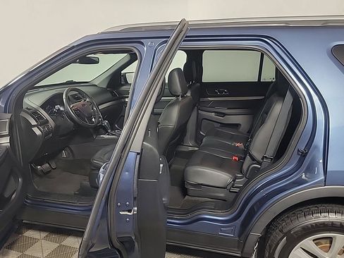 Used 2018 Ford Explorer XLT w/ Equipment Group 201A image 16