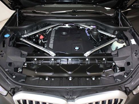 Used 2026 BMW X5 xDrive40i w/ Climate Comfort Package image 24