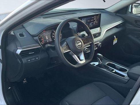 New 2026 Nissan Altima 2.5 SV image 7
