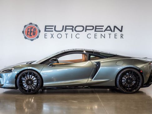 Used 2020 McLaren GT RWD image 8
