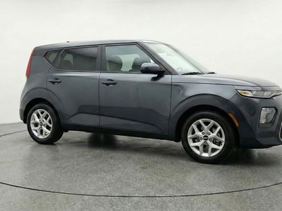 Used 2025 Kia Soul LX w/ LX Technology Package