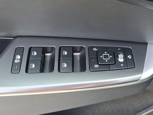 Certified 2024 Kia EV6 Light AWD/4WD image 24