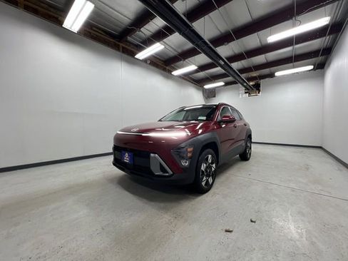 Used 2025 Hyundai Kona SEL image 4