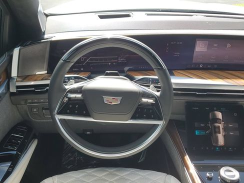 Used 2026 Cadillac Escalade Platinum Sport w/ LPO, ONYX Package AWD/4WD image 18