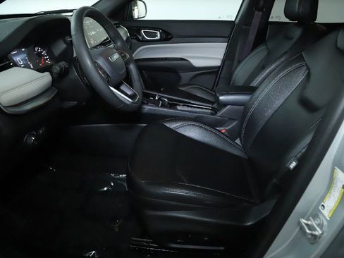 Used 2025 Jeep Compass Limited AWD/4WD image 18