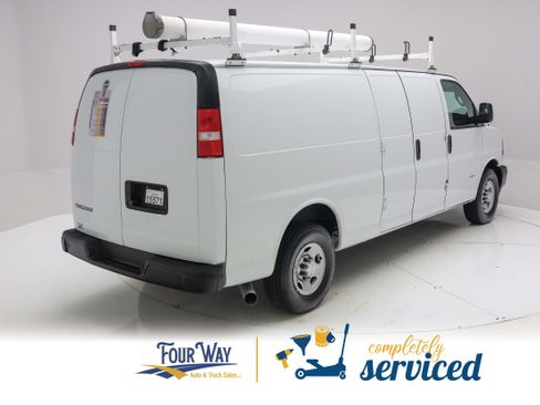 Used 2021 Chevrolet Express 2500 Extended RWD image 4