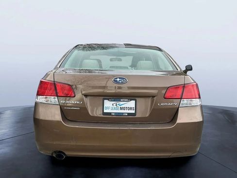 Used 2011 Subaru Legacy 2.5i Premium w/ All-Weather Pkg AWD/4WD image 4