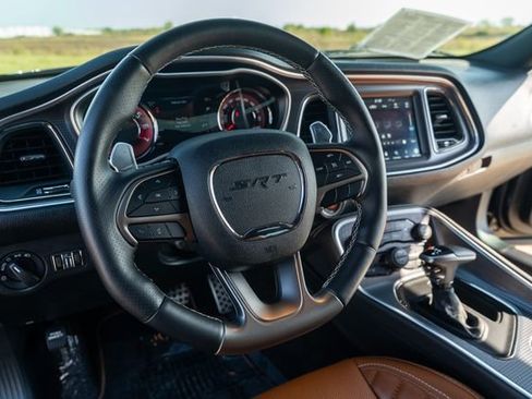 Used 2018 Dodge Challenger SRT Hellcat image 13