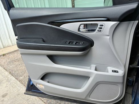 Used 2019 Honda Pilot Elite image 30