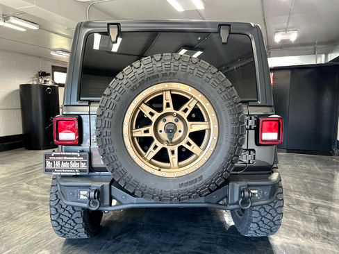 Used 2018 Jeep Wrangler Unlimited Sport S image 12