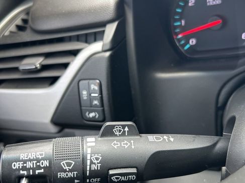 Used 2019 GMC Yukon SLT w/ Open Road Package AWD/4WD image 38