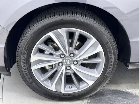 Used 2018 Acura MDX w/ Technology & Entertainment AWD/4WD image 10