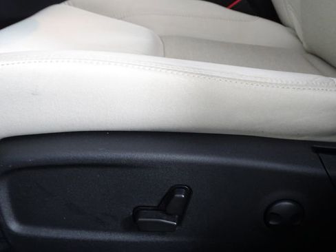 Used 2022 Chrysler 300 Touring w/ Sport Appearance Package image 19