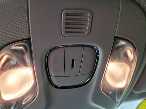 Used 2019 Jeep Compass Altitude image 32