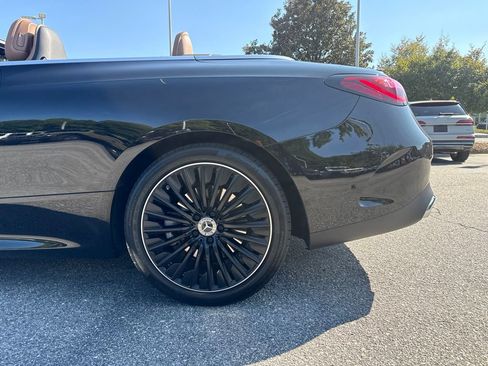 Used 2024 Mercedes-Benz CLE 450 4MATIC Cabriolet image 17