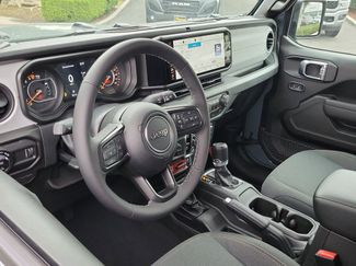 New 2026 Jeep Gladiator Willys AWD/4WD video 3