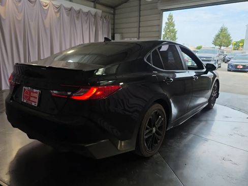 Used 2025 Toyota Camry SE w/ Convenience Package FWD image 3