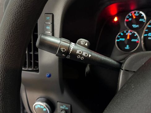 Used 2019 Chevrolet Express 3500 Extended image 5