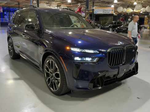 Certified 2025 BMW X7 M60i AWD/4WD image 5