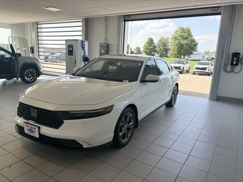 Used 2024 Honda Accord EX image 6