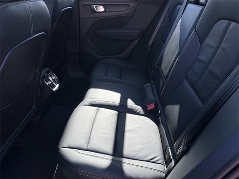 Used 2023 Volvo XC40 B5 Ultimate w/ Climate Package image 19