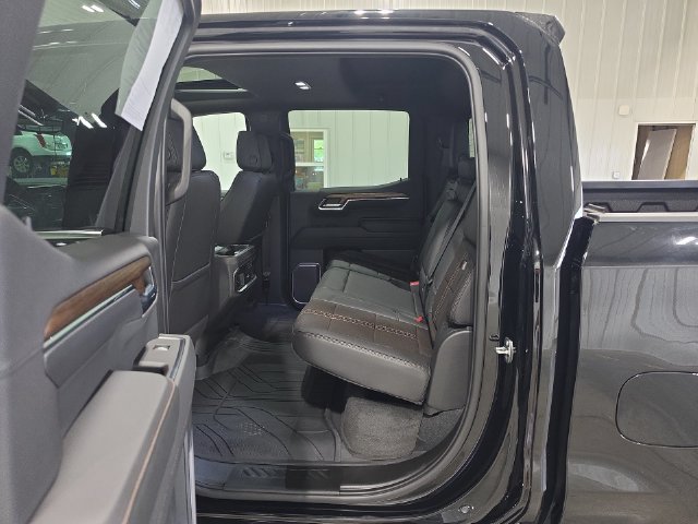 Used 2023 Chevrolet Silverado 1500 High Country w/ High Country Premium Package AWD/4WD image 25
