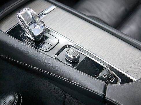 Certified 2023 Volvo XC90 T8 Ultimate image 20