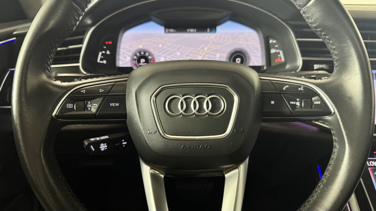 Used 2019 Audi Q8 Prestige w/ Luxury Package AWD/4WD image 16