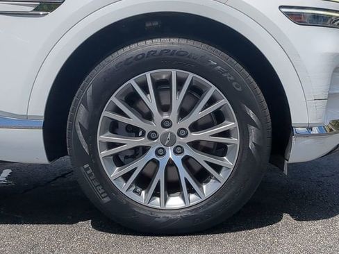 Used 2024 Genesis GV80 2.5T AWD/4WD image 11