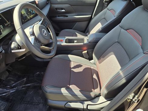 New 2026 Nissan Kicks SR w/ Illumination Package AWD/4WD image 9