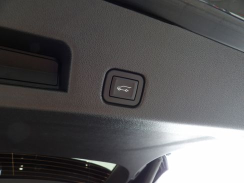 Used 2025 Buick Enclave Avenir w/ Super Cruise Package image 31