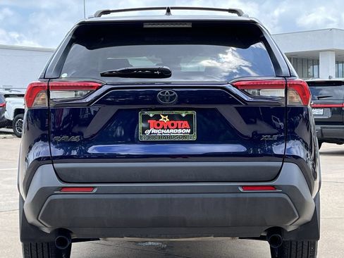 Used 2025 Toyota RAV4 XLE Premium FWD image 5